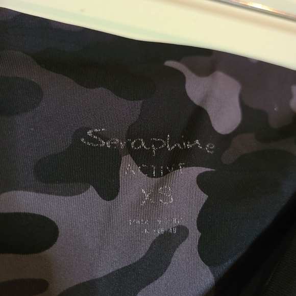 Seraphine maternity & postpartum camo Leggings - Picture 8 of 9